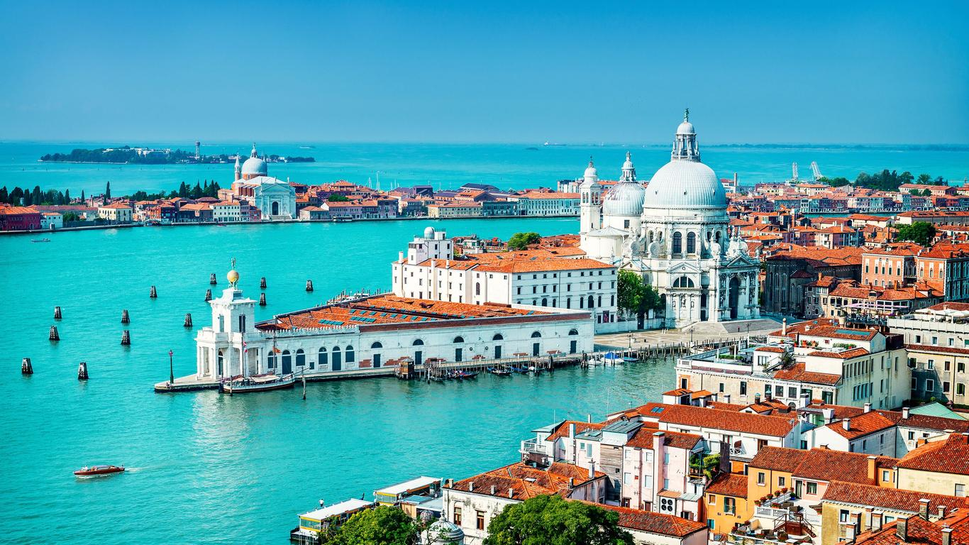 Venice: From Refuge in the Lagoon to the Modern Floating City