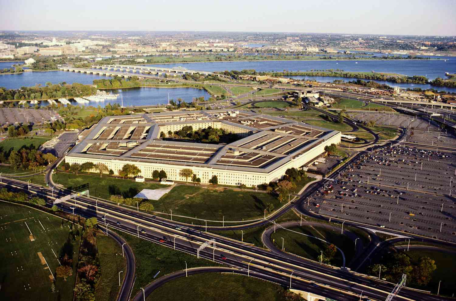 Pentagon Pulls Plug on $800 Million Accenture, Oracle HR Systems: A Wake-up Call for Government Tech Procurement