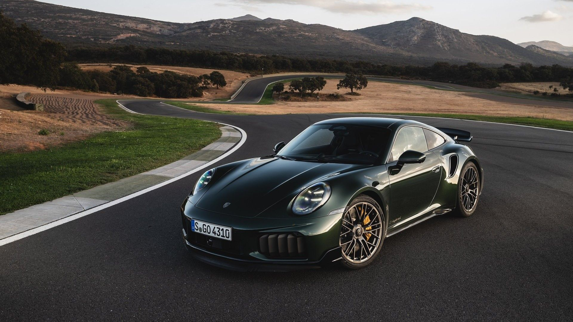 New Porsche 911 Turbo S with T-Hybrid Tech Launches in India at ₹3.80 Crore